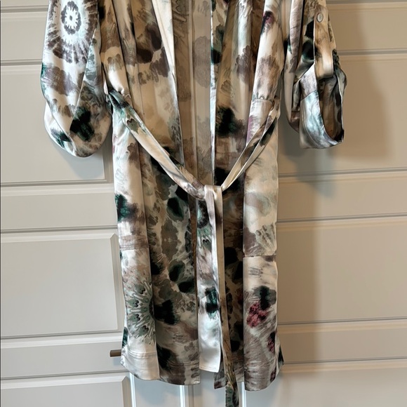 Elegant Tie-Dye Robe - Picture 2 of 9